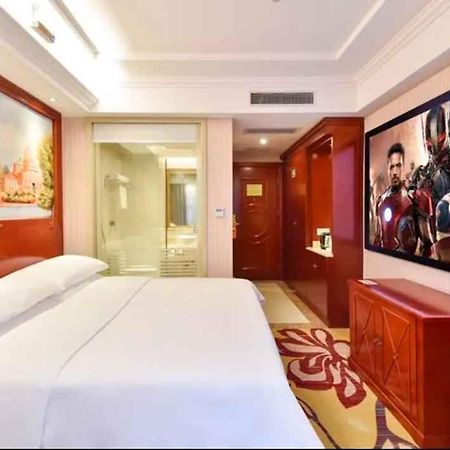 Vienna Hotel Shenzhen Baoneng City Plaza Экстерьер фото
